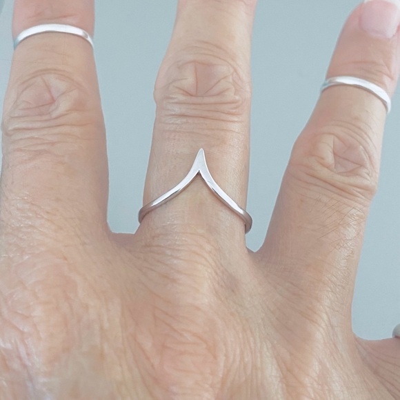 Sterling Silver Pointy V Shape Ring, Silver Rings, Stackable Band, Chevron - Picture 8 of 14
